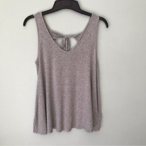 Grey short sleeve V-neck top with tie back. Medium. Great summer top